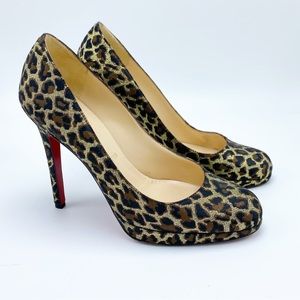 Christian Louboutin ❤️ 6.5/ 36.5 Leopard Gold and Black Pumps EUC